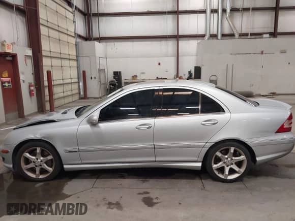 2007 Mercedes-Benz C 230 Sport with VIN WDBRF52H67F859122, listed as a IAAI auction lot 42916389 with 157,115 mi miles and . Bid and sale history available at DreamBid. Image 14.