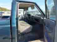 1994 Ford F-150 z VIN 1FTDF15Y2RNA94404, wystawiony jako IAAI lot #43276600 z przebiegiem 220 912 mil mil oraz . Historia ofert i sprzedaży dostępna na DreamBid. Obrazek 5.