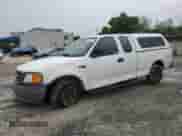2004 Ford F-150 XL z VIN 2FTRX172X4CA49253, wystawiony jako Copart lot #63192915 z przebiegiem 372 644 mil mil oraz Szkoda całkowita • Salvage title. Historia ofert i sprzedaży dostępna na DreamBid. Obrazek 1.