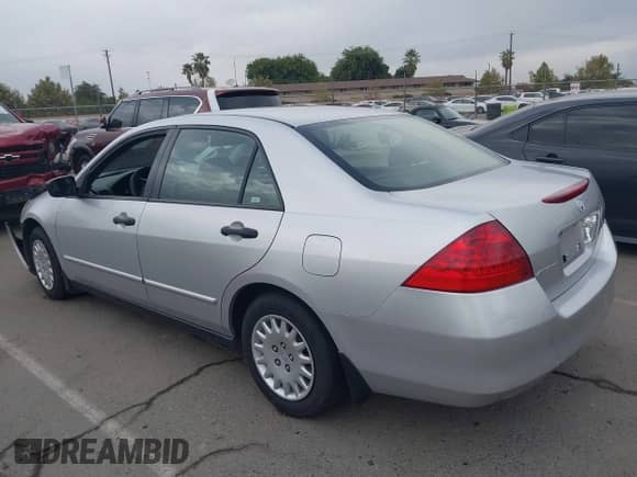 2007 Honda Accord VP с VIN JHMCM56107C009870, выставлен на аукционе IAAI как лот 43426564 с пробегом 160 709 миль миль и . История ставок и продаж доступна на DreamBid. Изображение 3.
