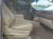 2010 Chevrolet Tahoe LTZ z VIN 1GNUCCE03AR198015, wystawiony jako Copart lot #54195135 z przebiegiem 235 272 mil mil oraz Szkoda całkowita • Salvage title. Historia ofert i sprzedaży dostępna na DreamBid. Obrazek 7.