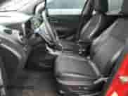 2016 Chevrolet Trax LT z VIN KL7CJPSB4GB751504, wystawiony jako Copart lot #82018265 z przebiegiem 168 016 mil mil oraz Czysty tytuł • Clean title. Historia ofert i sprzedaży dostępna na DreamBid. Obrazek 7.