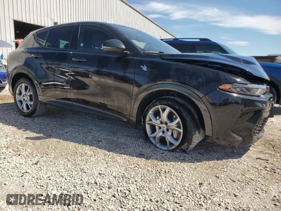 2024 Dodge Hornet R/T with VIN ZACPDFCW5R3A32995, listed as a Copart auction lot 71843985 with 31,669 mi miles and Salvage title. Bid and sale history available at DreamBid. Image 4.