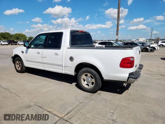 2002 Ford F-150 XLT с VIN 1FTRW07662KD69064, выставлен на аукционе Copart как лот 83942985 с пробегом 182 332 миль миль и Чистый • Clean title. История ставок и продаж доступна на DreamBid. Изображение 2.