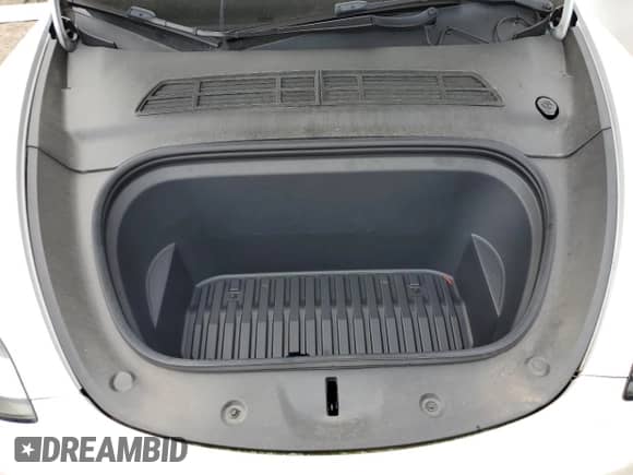 2021 Tesla Model Y Long Range z VIN 5YJYGDEE8MF298797, wystawiony jako Copart lot #81093005 z przebiegiem 54 687 mil mil oraz Szkoda całkowita • Salvage title. Historia ofert i sprzedaży dostępna na DreamBid. Obrazek 12.