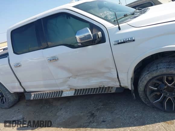 2018 Ford F-150 XL z VIN 1FTFW1EG0JKC58870, wystawiony jako IAAI lot #43209369 z przebiegiem 122 374 mil mil oraz . Historia ofert i sprzedaży dostępna na DreamBid. Obrazek 6.