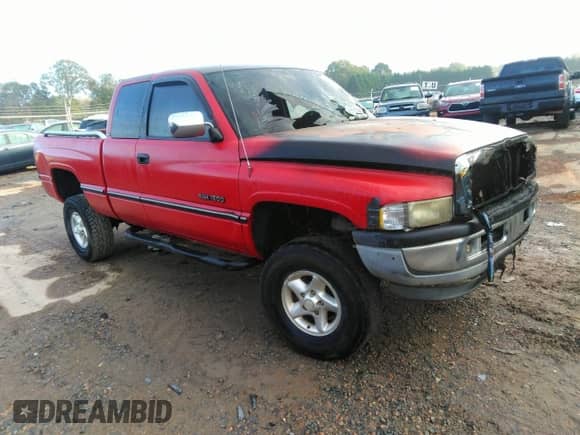 1995 Dodge 1500 с VIN 3B7HF13Z4SM125732, выставлен на аукционе IAAI как лот 40798170 с пробегом 200 102 миль миль и . История ставок и продаж доступна на DreamBid. Изображение 1.