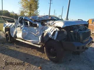 2011 Chevrolet Silverado 2500HD LT с VIN 1GC1KXC87BF197029, выставлен на аукционе IAAI как лот 40888148 с пробегом 243 750 миль миль и . История ставок и продаж доступна на DreamBid. Изображение 1.
