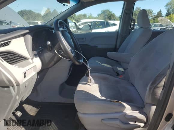 2017 Toyota Sienna L with VIN 5TDZZ3DC2HS855245, listed as a Copart auction lot 81205815 with 210,363 mi miles and Salvage title. Bid and sale history available at DreamBid. Image 7.