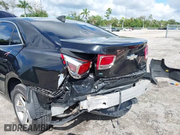 2015 Chevrolet Malibu LS с VIN 1G11B5SL7FF170907, выставлен на аукционе IAAI как лот 43259219 с пробегом 101 155 миль миль и . История ставок и продаж доступна на DreamBid. Изображение 6.