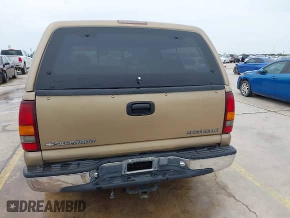 2000 Chevrolet Silverado 1500 LS with VIN 2GCEC19V2Y1146286, listed as a IAAI auction lot 42396046 with 269,212 mi miles and . Bid and sale history available at DreamBid. Image 16.