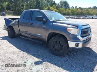 2015 Toyota Tundra SR с VIN 5TFUW5F17FX479045, выставлен на аукционе IAAI как лот 43363287 с пробегом 212 178 миль миль и . История ставок и продаж доступна на DreamBid. Изображение 1.
