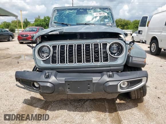 2025 Jeep Wrangler Sahara with VIN 1C4RJXP69SW600491, listed as a Copart auction lot 70372675 with 8,516 mi miles and Clean title. Bid and sale history available at DreamBid. Image 5.