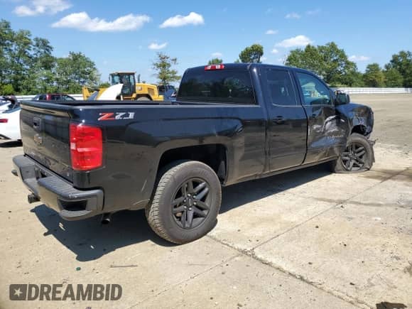 2018 Chevrolet Silverado 1500 LT with VIN 2GCVKREC2J1100761, listed as a Copart auction lot 81624505 with 96,220 mi miles and Salvage title. Bid and sale history available at DreamBid. Image 3.