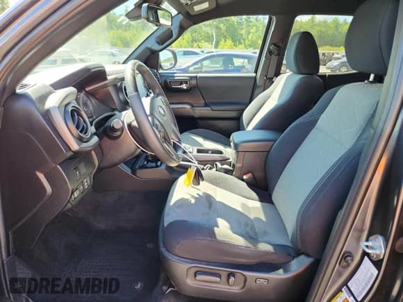 2021 Toyota Tacoma SR with VIN 3TMCZ5ANXMM439252, listed as a Copart auction lot 70420565 with 60,463 mi miles and Salvage title. Bid and sale history available at DreamBid. Image 7.