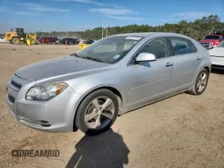 2012 Chevrolet Malibu 1LT z VIN 1G1ZC5EU3CF162044, wystawiony jako Copart lot #86437235 z przebiegiem 152 779 mil mil oraz Szkoda całkowita • Salvage title. Historia ofert i sprzedaży dostępna na DreamBid. Obrazek 1.