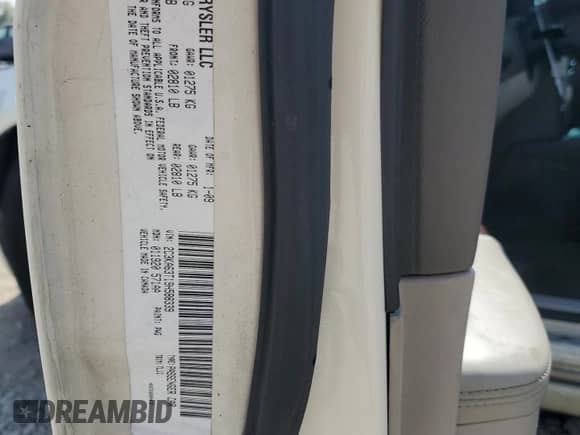 2009 Chrysler 300 C Hemi with VIN 2C3KA63T19H588339, listed as a Copart auction lot 80480005 with 121,063 mi miles and Salvage title. Bid and sale history available at DreamBid. Image 12.