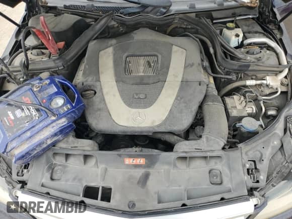 2012 Mercedes-Benz C 300 Sport z VIN WDDGF8BB7CA621914, wystawiony jako Copart lot #82591765 z przebiegiem 121 615 mil mil oraz Czysty tytuł • Clean title. Historia ofert i sprzedaży dostępna na DreamBid. Obrazek 11.