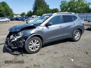 2015 Nissan Rogue SV z VIN KNMAT2MV0FP562932, wystawiony jako Copart lot #61251515 z przebiegiem 68 853 mil mil oraz Nie do naprawy • Non repairable. Historia ofert i sprzedaży dostępna na DreamBid. Obrazek 1.