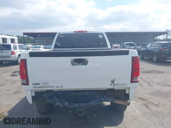 2010 GMC Sierra 1500 SLE with VIN 1GTSKVE39AZ150981, listed as a IAAI auction lot 43335112 with 208,212 mi miles and . Bid and sale history available at DreamBid. Image 16.