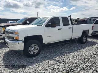 2019 Chevrolet Silverado 2500HD Work Truck с VIN 2GC2CREG6K1170428, выставлен на аукционе Copart как лот 71192695 с пробегом 180 960 миль миль и Чистый • Clean title. История ставок и продаж доступна на DreamBid. Изображение 1.
