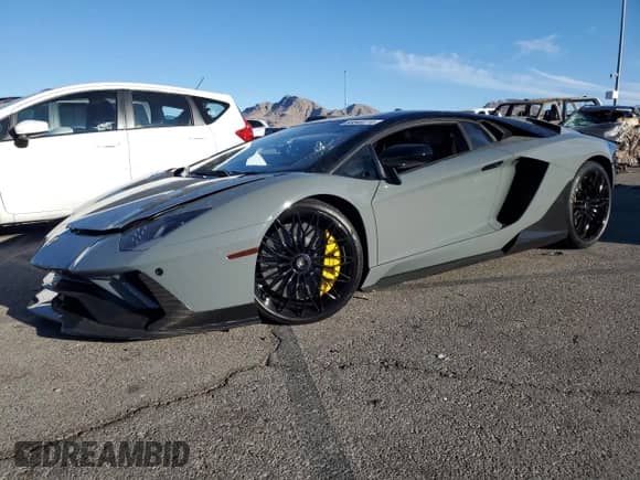 2018 Lamborghini Aventador S with VIN ZHWUG4ZD1JLA06944, listed as a Copart auction lot 83040274 with 7,816 mi miles and Salvage title. Bid and sale history available at DreamBid. Image 1.