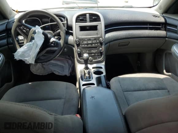 2015 Chevrolet Malibu LS z VIN 1G11B5SL6FF270335, wystawiony jako Copart lot #66310365 z przebiegiem 183 027 mil mil oraz Szkoda całkowita • Salvage title. Historia ofert i sprzedaży dostępna na DreamBid. Obrazek 8.