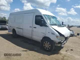 2005 Dodge Sprinter с VIN WD0PD644455841663, выставлен на аукционе Copart как лот 62186265 с пробегом 247 346 миль миль и Списание • Salvage title. История ставок и продаж доступна на DreamBid. Изображение 4.