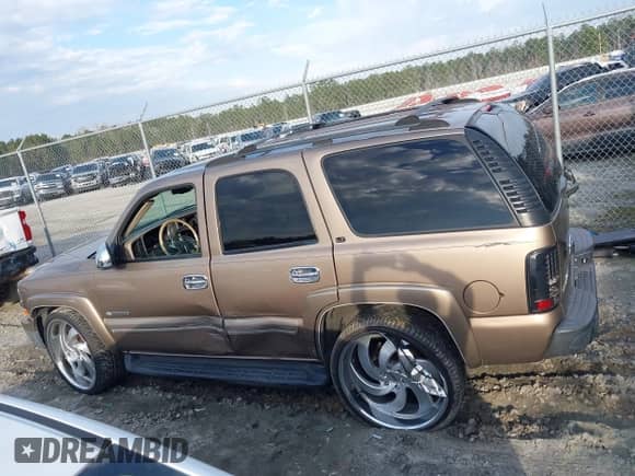 2003 Chevrolet Tahoe Z71 с VIN 1GNEK13Z93R139602, выставлен на аукционе IAAI как лот 41649322 с пробегом 94 833 миль миль и . История ставок и продаж доступна на DreamBid. Изображение 14.