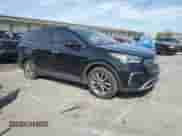 2017 Hyundai Santa Fe SE z VIN KM8SMDHF8HU203067, wystawiony jako Copart lot #84421765 z przebiegiem 115 879 mil mil oraz Czysty tytuł • Clean title. Historia ofert i sprzedaży dostępna na DreamBid. Obrazek 4.