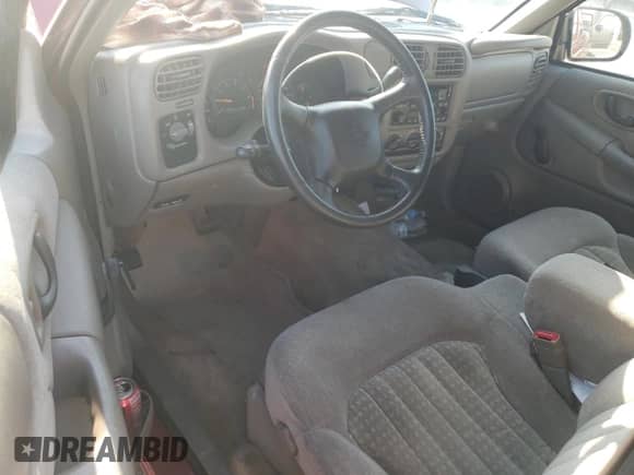 2002 Chevrolet S-10 LS z VIN 1GCCS195528192693, wystawiony jako Copart lot #65559875 z przebiegiem 110 625 mil mil oraz Szkoda całkowita • Salvage title. Historia ofert i sprzedaży dostępna na DreamBid. Obrazek 8.