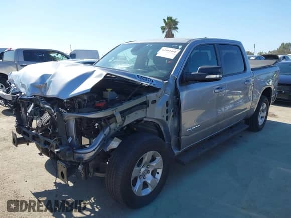 2022 Ram 1500 Big Horn с VIN 1C6RREFT3NN464154, выставлен на аукционе IAAI как лот 42407401 с пробегом 60 851 миль миль и . История ставок и продаж доступна на DreamBid. Изображение 2.