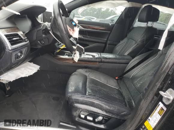 2021 BMW 7 Series 750i xDrive with VIN WBA7U2C0XMCF84373, listed as a Copart auction lot 61243595 with Not provided miles and Salvage title. Bid and sale history available at DreamBid. Image 7.