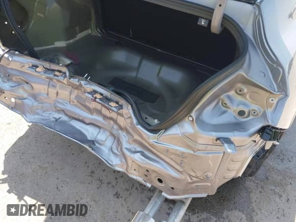 2024 Hyundai Elantra N Line z VIN KMHLR4DF8RU823043, wystawiony jako IAAI lot #43169558 z przebiegiem 8 365 mil mil oraz . Historia ofert i sprzedaży dostępna na DreamBid. Obrazek 18.