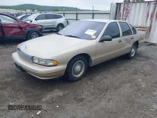 1996 Chevrolet Caprice 1SA Special Value z VIN 1G1BL52W7TR179967, wystawiony jako IAAI lot #42311914 z przebiegiem 146 265 mil mil oraz . Historia ofert i sprzedaży dostępna na DreamBid. Obrazek 2.