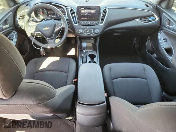 2021 Chevrolet Malibu LS z VIN 1G1ZB5ST8MF019560, wystawiony jako Copart lot #82095355 z przebiegiem 85 945 mil mil oraz Szkoda całkowita • Salvage title. Historia ofert i sprzedaży dostępna na DreamBid. Obrazek 8.