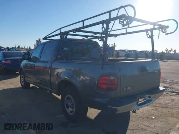 2003 Ford F-150 XLT z VIN 1FTRW07L53KB69428, wystawiony jako IAAI lot #43473977 z przebiegiem 241 209 mil mil oraz . Historia ofert i sprzedaży dostępna na DreamBid. Obrazek 3.