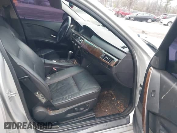 2006 BMW 5 Series z VIN WBANF33586CS35117, wystawiony jako IAAI lot #41562653 z przebiegiem 205 281 mil mil oraz . Historia ofert i sprzedaży dostępna na DreamBid. Obrazek 5.