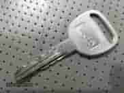 2005 Cadillac Escalade z VIN 1GYEK63N85R173272, wystawiony jako IAAI lot #43201322 z przebiegiem 274 700 mil mil oraz . Historia ofert i sprzedaży dostępna na DreamBid. Obrazek 11.