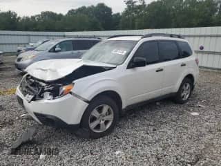 2011 Subaru Forester X z VIN JF2SHABC6BG780161, wystawiony jako Copart lot #65874135 z przebiegiem 208 717 mil mil oraz Szkoda całkowita • Salvage title. Historia ofert i sprzedaży dostępna na DreamBid. Obrazek 1.