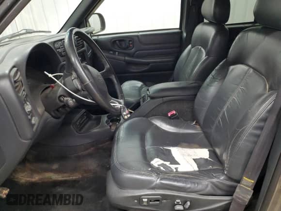 2000 Chevrolet Blazer LT with VIN 1GNDT13W7Y2171060, listed as a Copart auction lot 81484525 with 226,630 mi miles and Clean title. Bid and sale history available at DreamBid. Image 7.