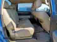 2007 Toyota Tundra SR5 z VIN 5TBET54167S455481, wystawiony jako Copart lot #71543275 z przebiegiem 304 939 mil mil oraz Czysty tytuł • Clean title. Historia ofert i sprzedaży dostępna na DreamBid. Obrazek 10.