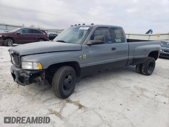 1996 Dodge 3500 с VIN 3B7MC33C1TM128281, выставлен на аукционе Copart как лот 82966324 с пробегом 235 469 миль миль и Списание • Salvage title. История ставок и продаж доступна на DreamBid. Изображение 1.