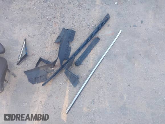 2018 Hyundai Sonata Limited с VIN 5NPE34AF9JH646634, выставлен на аукционе IAAI как лот 43379131 с пробегом 101 495 миль миль и . История ставок и продаж доступна на DreamBid. Изображение 11.