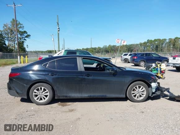 2025 Toyota Camry SE with VIN 4T1DAACK2SU054425, listed as a IAAI auction lot 43540854 with 42,914 mi miles and . Bid and sale history available at DreamBid. Image 13.