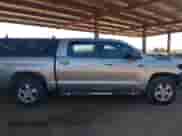 2017 Toyota Tundra Platinum с VIN 5TFAW5F17HX611632, выставлен на аукционе IAAI как лот 43464674 с пробегом 178 328 миль миль и . История ставок и продаж доступна на DreamBid. Изображение 14.