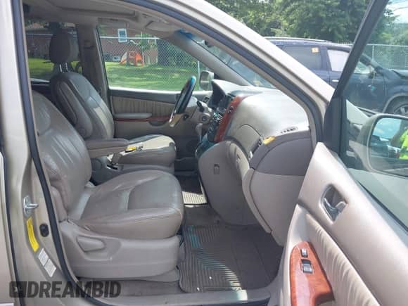 2004 Toyota Sienna XLE z VIN 5TDBA22C84S017737, wystawiony jako IAAI lot #42777025 z przebiegiem 174 665 mil mil oraz . Historia ofert i sprzedaży dostępna na DreamBid. Obrazek 5.