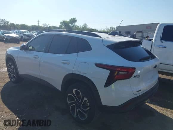 2025 Chevrolet Trax 2RS with VIN KL77LJEP3SC268332, listed as a IAAI auction lot 43304102 with 6,486 mi miles and . Bid and sale history available at DreamBid. Image 3.