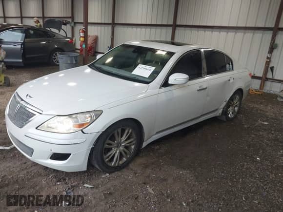 2010 Hyundai Genesis z VIN KMHGC4DF9AU109669, wystawiony jako IAAI lot #42299660 z przebiegiem 145 912 mil mil oraz . Historia ofert i sprzedaży dostępna na DreamBid. Obrazek 2.