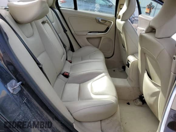 2015 Volvo S60 T5 Drive-E Platinum с VIN YV126MFM0F2360823, выставлен на аукционе Copart как лот 45910935 с пробегом 116 113 миль миль и Списание • Salvage title. История ставок и продаж доступна на DreamBid. Изображение 10.
